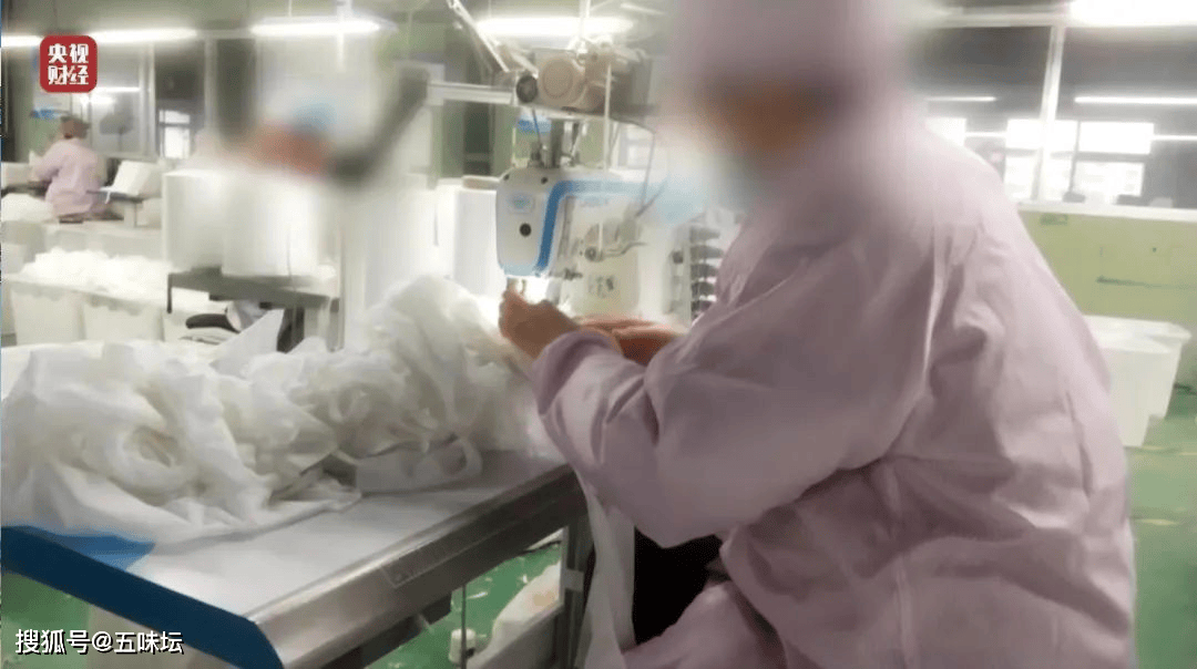 新卫生巾：一次性内裤光环下的卫生危机ag真人平台第一游戏315晚会曝光翻